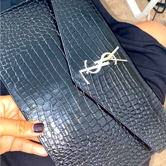 Saint Laurent
Uptown YSL Pouch in Croc-Embossed Leather.Made in Italy. - Picture 1 of 3